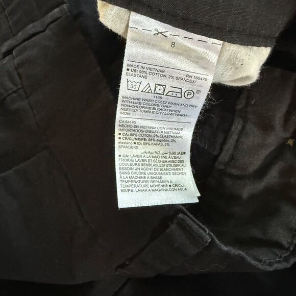 Old Navy Everyday Mid-Rise Black Shorts Size 8 Womens Chino - Picture 4 of 7